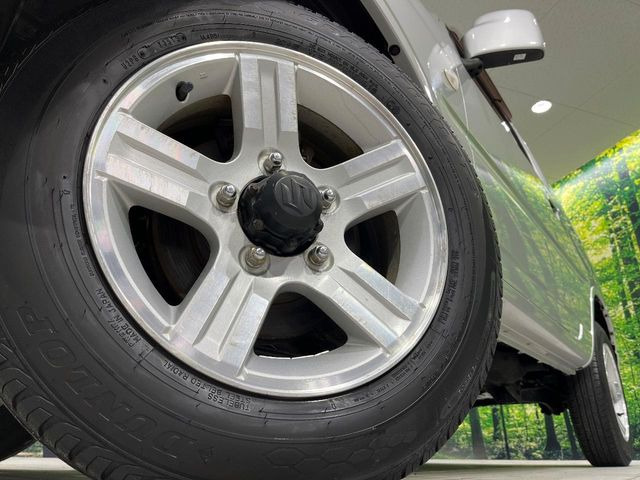 �y����16�C���`�A���~�z�C�[���z�O�ςɃ}�b�`���������A���~�z�C�[���𑕒����Ă���܂��B�e��ЊO�A���~�z�C�[����A�X�^�b�h���X�^�C�����戵�����Ă���܂��B���񂲑��k����������