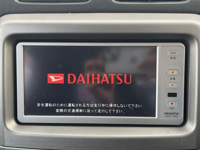 �y�����i�r�z�l�C�̏����i�r�𑕔����Ă���܂��B�i�r�̎g���₷���͂������A�I�[�f�B�I�@�\���[��!�L�����v�◷�s�͂������A�ʋ΂┃�����ȂǕ��i�̃h���C�u���y�����Ȃ�͂���