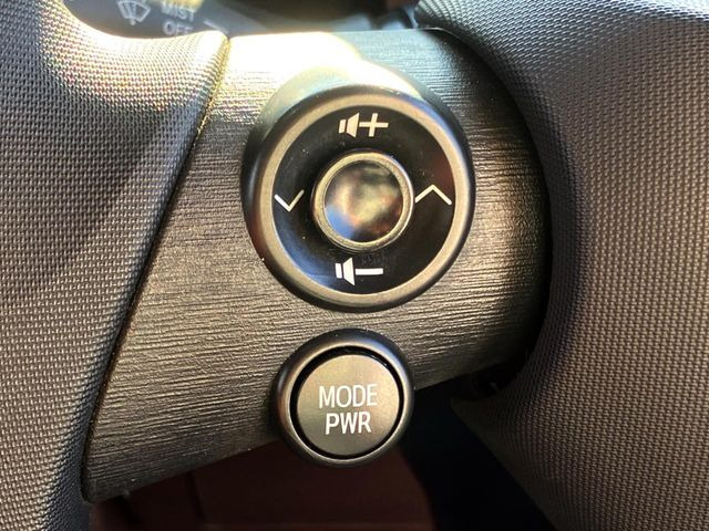 �y�X�e�A�����O�X�C�b�`�z�^�]���A�O������ڐ������炷���ƂȂ��A�I�[�f�B�I���̑��삪�\�ȕ֗��@�\!���S&���K�ȃh���C�u�����o���Ă���܂���