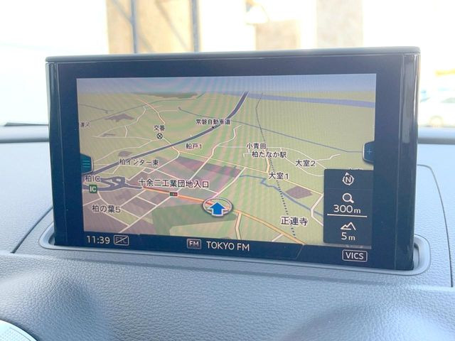 ���A�E�f�B�����i�r:��̊��̂���i�r�́A����������ԓ������o���Ă���܂��B�I�[�f�B�I�@�\���[�����Ă���܂��̂ŁA�^�]�����y���߂܂���