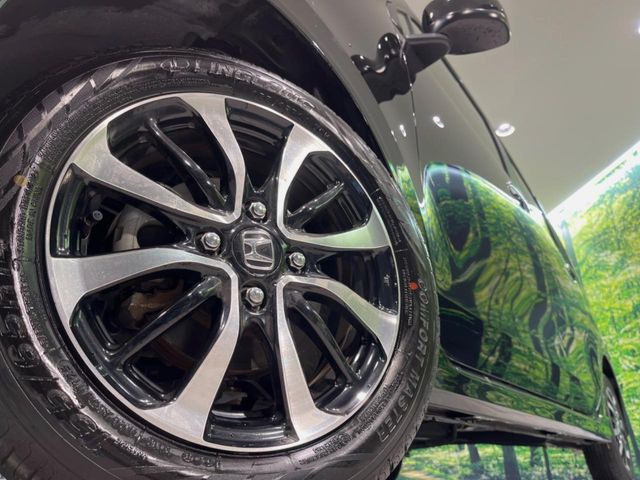 �y����14�C���`�A���~�z�C�[���z�O�ςɃ}�b�`���������A���~�z�C�[���𑕒����Ă���܂��B�e��ЊO�A���~�z�C�[����A�X�^�b�h���X�^�C�����戵�����Ă���܂��B���񂲑��k����������