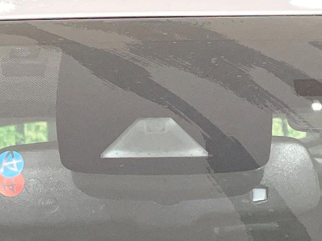 �y�g���^�Z�[�t�e�B�Z���X�z���s���ɑO���̎ԗ�����F�����A�Փ˂������Ȏ��͌x��ƃu���[�L�ŏՓˉ���Ɣ�Q�y�����A�V�X�g�B�����S�Ƀh���C�u�����y���݂��������܂��B