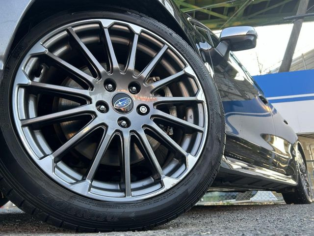 �y����18�C���`�A���~�z�C�[���z�O�ςɃ}�b�`���������A���~�z�C�[���𑕒����Ă���܂��B�e��ЊO�A���~�z�C�[����A�X�^�b�h���X�^�C�����戵�����Ă���܂��B���񂲑��k����������