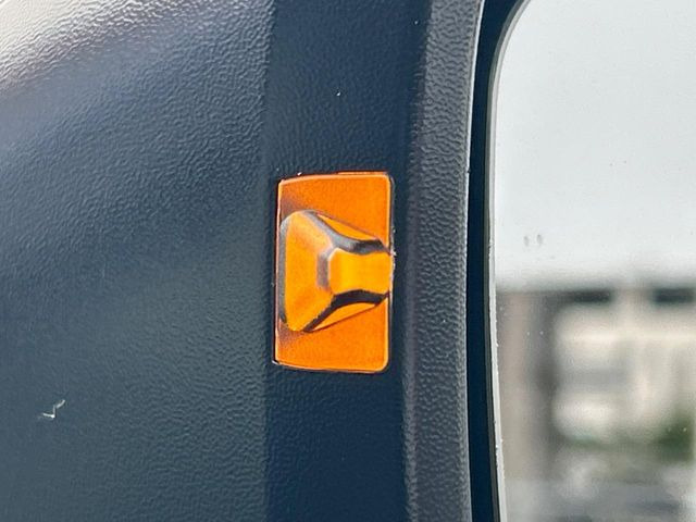 �y�����r�[�N���f�B�e�B�N�V�����z���s���A�h�A�~���[�̎��p�ɂȂ�₷���ӏ��Ɍ㑱�Ԃ��ڋ߂���ƃT�C�h�~���[�t�߂Ɍx����\���A�h���C�o�[�ɒ��ӊ��N�ƁA����̍ۂ̓n���h��������A�V�X�g�����܂��B