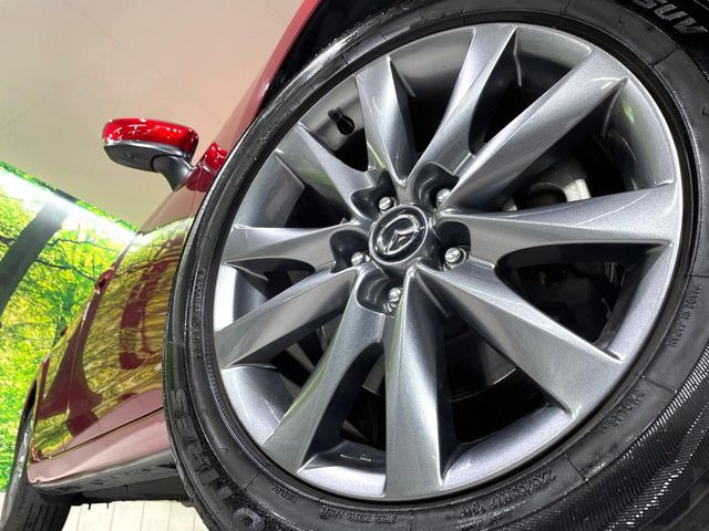 �y����17�C���`�A���~�z�C�[���z�O�ςɃ}�b�`���������A���~�z�C�[���𑕒����Ă���܂��B�e��ЊO�A���~�z�C�[����A�X�^�b�h���X�^�C�����戵�����Ă���܂��B���񂲑��k����������