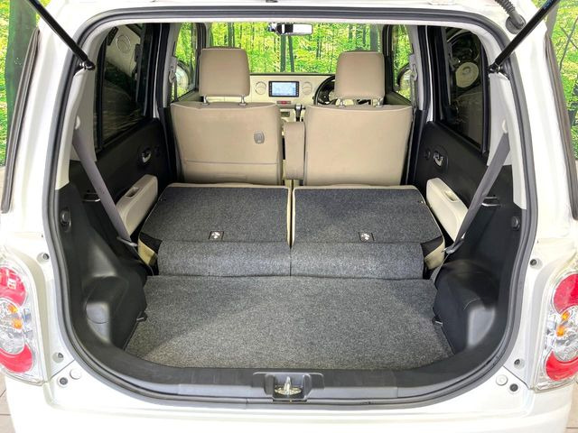 ���i�̂���������ʋ΁A���}���ɏ\���ȉ׎��X�y�[�X���m�ۂ��Ă���܂��B�Z�J���h�V�[�g��|���ƁA�傫�ȉו��̐ύڂ��\�ł���