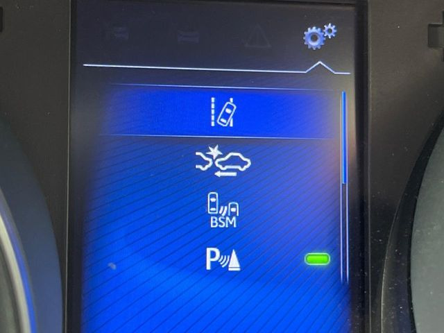 �y�g���^�Z�[�t�e�B�Z���X�z���s���ɑO���̎ԗ�����F�����A�Փ˂������Ȏ��͌x��ƃu���[�L�ŏՓˉ���Ɣ�Q�y�����A�V�X�g�B�����S�Ƀh���C�u�����y���݂��������܂��B