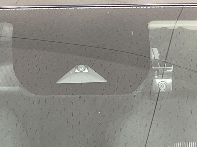 �y�C���e���W�F���g�G�}�[�W�F���V�[�u���[�L�z�t�����g�J�����őO���̎ԗ�����s�҂����m�B�Փ˂������Ȏ��͏Փ˔�Q�y���u���[�L���쓮�A�Փˉ�����T�|�[�g�B�����S�Ƀh���C�u�����y���݂��������܂��B