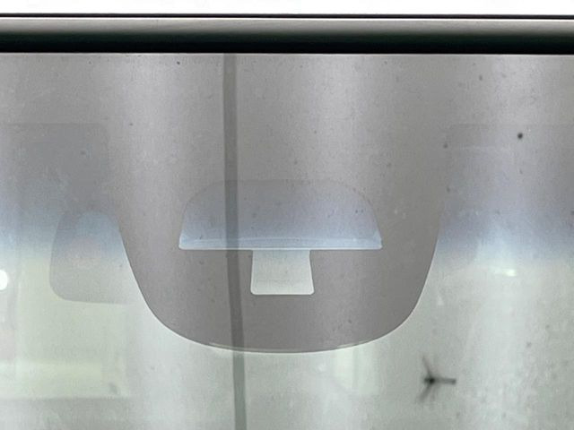 �y�z���_�Z���V���O�z���s���ɑO���̎ԗ�����F�����A�Փ˂������Ȏ��͌x��ƃu���[�L�ŏՓˉ���Ɣ�Q�y�����A�V�X�g�B�����S�Ƀh���C�u�����y���݂��������܂��B