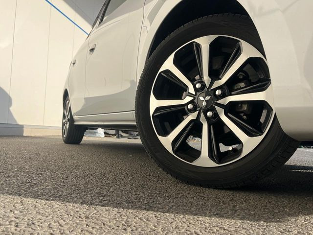 �y����15�C���`�A���~�z�C�[���z�O�ςɃ}�b�`���������A���~�z�C�[���𑕒����Ă���܂��B�e��ЊO�A���~�z�C�[����A�X�^�b�h���X�^�C�����戵�����Ă���܂��B���񂲑��k����������