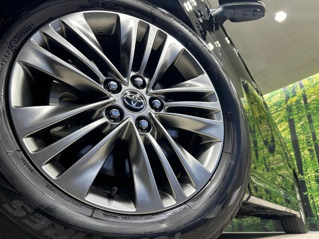 �y����18�C���`�A���~�z�C�[���z�O�ςɃ}�b�`���������A���~�z�C�[���𑕒����Ă���܂��B�e��ЊO�A���~�z�C�[����A�X�^�b�h���X�^�C�����戵�����Ă���܂��B���񂲑��k����������