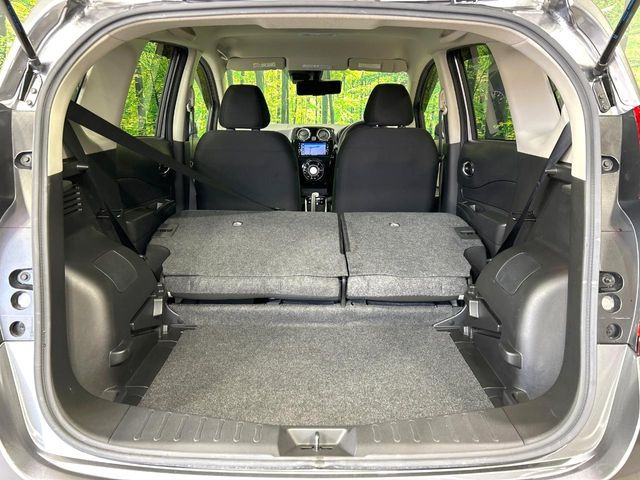 ���i�̂���������ʋ΁A���}���ɏ\���ȉ׎��X�y�[�X���m�ۂ��Ă���܂��B�Z�J���h�V�[�g��|���ƁA�傫�ȉו��̐ύڂ��\�ł���