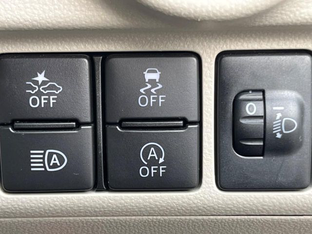 �y�X�}�[�g�A�V�X�g�z���s���ɑO���̎ԗ�����F�����A�Փ˂������Ȏ��͌x��ƃu���[�L�ŏՓˉ���Ɣ�Q�y�����A�V�X�g�B�����S�Ƀh���C�u�����y���݂��������܂��B