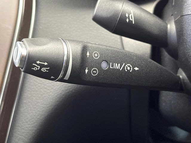 ���f�B�X�g���j�b�N�v���X:�s�s�A�x�O�A�������H�Ȃǂ̑��s���ɁA�X�e���I�}���`�p�[�p�X�J�����ƃ��[�_�[�Z���T�[�ɂ��A�O���Ԃ�F�����đ��x�ɉ������Ԋԋ������ێ����鎟����̃N���R��!