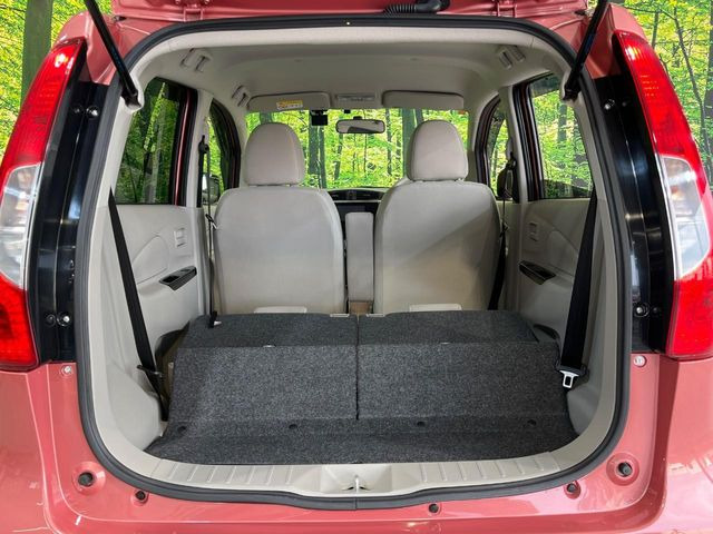 ���i�̂���������ʋ΁A���}���ɏ\���ȉ׎��X�y�[�X���m�ۂ��Ă���܂��B�Z�J���h�V�[�g��|���ƁA�傫�ȉו��̐ύڂ��\�ł���