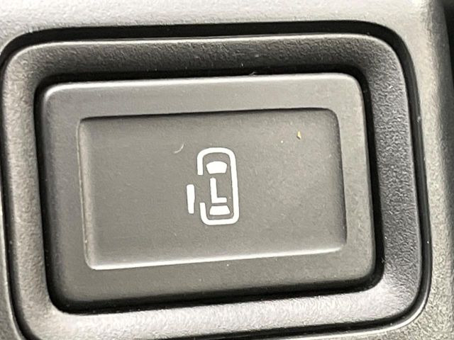 �y�p���[�X���C�h�h�A�z�X�}�[�g�L�[��^�]�Ȃ̃X�C�b�`�ŃX���C�h�h�A�̊J���\���d��������͂����ăh�A���J����K�v�������A���������q�l�ł��A�d���ו��������Ă��鎞�����N�ɊJ���߂ł��܂���