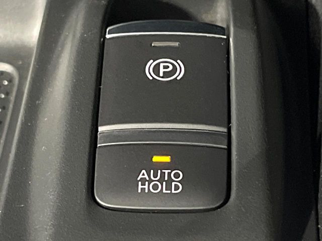 �y�I�[�g�u���[�L�z�[���h�z�M���҂���a�؂Œ�Ԏ��Ƀu���[�L���瑫�𗣂��Ă��A��~��Ԃ�ێ����Ă���܂��B�O�i����Ƃ��̓A�N�Z���𓥂߂Ύ����ŉ��������̂ň��S��X���^�]���y�ɂȂ�܂���