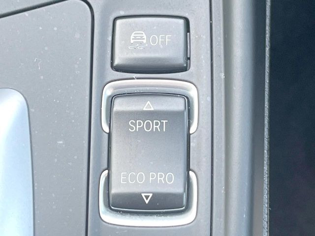 ��BMW���[�h�Z���N�g:�X�|�[�c���[�h�ł̓_�C�i�~�b�N�ȑ�����BECO PRO���[�h�ł́A�G���W�����X�|���X��V�t�g�^�C�~���O�̍œK���ɉ����A�G�A�R���̍쓮�������I�ɐ��䂵�A�R������ʂ�}�����܂��B