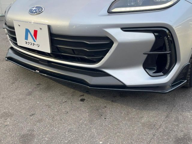 �ySTI�G�A���p�b�P�[�W�z�t�����g�E�T�C�h�E���A��STI�̃G�A���œ���B�O�ς̃X�|�[�e�B�[�����ۗ������Ă���邾���łȂ��A�������s���̋�̓o�����X���œK�����Ă���܂��B