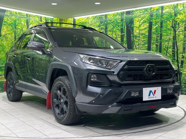 高透明度のガラス皮膜で撥水はもちろん、上質なツヤ・光沢を実現。紫外線や酸性雨から大切な愛車を保護し、色あせ・劣化を防止。「弾スプラッシュコート」、「弾プリミッサコート」からお選びいただけます。