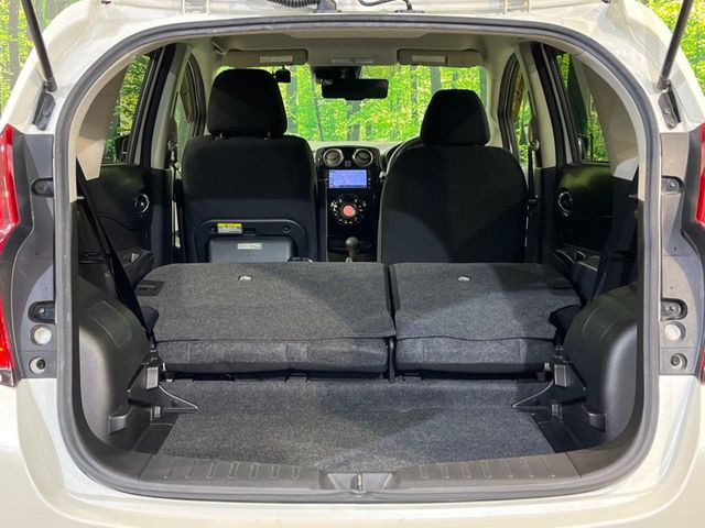 ���i�̂���������ʋ΁A���}���ɏ\���ȉ׎��X�y�[�X���m�ۂ��Ă���܂��B�Z�J���h�V�[�g��|���ƁA�傫�ȉו��̐ύڂ��\�ł���