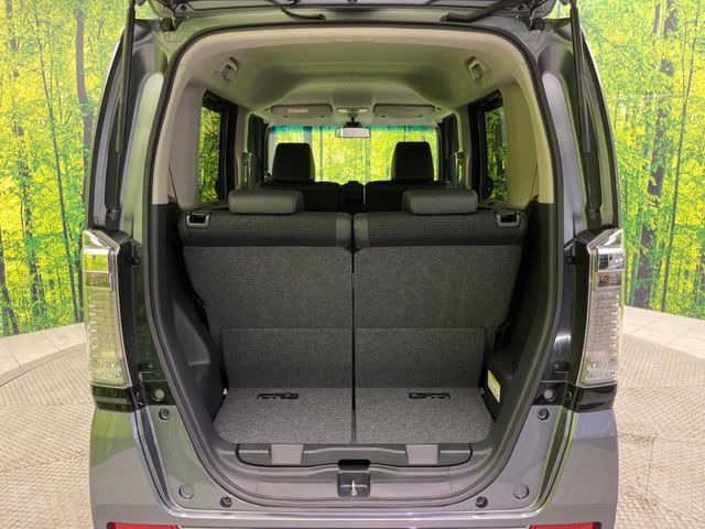 ���i�̂���������ʋ΁A���}���ɏ\���ȉ׎��X�y�[�X���m�ۂ��Ă���܂��B�Z�J���h�V�[�g��|���ƁA�傫�ȉו��̐ύڂ��\�ł���