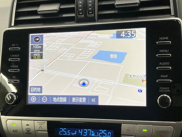 【純正9インチナビ】インテリアに溶け込むスタイリッシュな「専用設計」メーカーナビを装備♪視認性や操作性など基本性能にも優れ、より上質なカーライフをお楽しみいただけます。