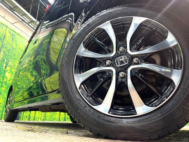 �y����14�C���`�A���~�z�C�[���z�O�ςɃ}�b�`���������A���~�z�C�[���𑕒����Ă���܂��B�e��ЊO�A���~�z�C�[����A�X�^�b�h���X�^�C�����戵�����Ă���܂��B���񂲑��k����������