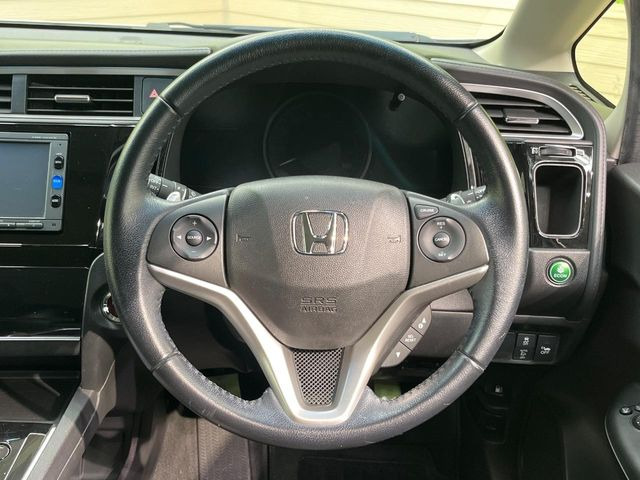 �y�X�e�A�����O�X�C�b�`�z�^�]���A�O������ڐ������炷���ƂȂ��A�I�[�f�B�I���̑��삪�\�ȕ֗��@�\!���S&���K�ȃh���C�u�����o���Ă���܂���