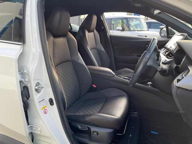 �y�n�[�t���U�[�V�[�g�z�������ƍ���S�n�𗼗������l�C�̃V�[�g���w�ʁE���ʂ̃t�@�u���b�N�f�ނ́A�ʋC���̗ǂ��⊊��ɂ����ɗD��Ă��܂��B�C���╞���ɍ��E���ꂸ���K�ɂ���肢�������܂��B