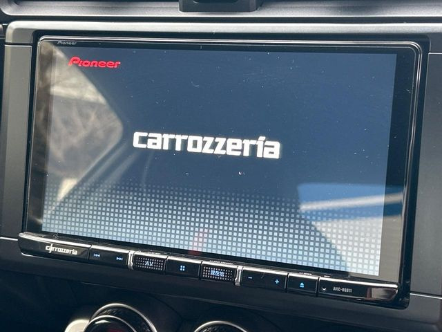 �y�����i�r�z�l�C�̏����i�r�𑕔����Ă���܂��B�i�r�̎g���₷���͂������A�I�[�f�B�I�@�\���[��!�L�����v�◷�s�͂������A�ʋ΂┃�����ȂǕ��i�̃h���C�u���y�����Ȃ�͂���