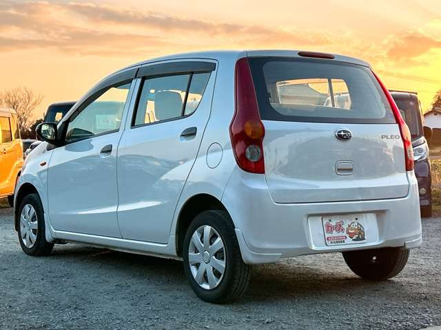 ���X�ł͌y�����Ԃ��畁�ʎԂ܂ŕ��L���I�[�����[�J�[�̎Ԏ�E�F�E�O���[�h��L�x�ɑ����Ă���܂��B