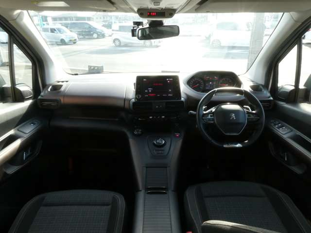 �i�����ꂽ�C���p�l����́A�X�^�C���b�V�������쐫�⎋�F���ɂ��D��A�O���̂��Ȃ��f�U�C���ɂȂ��Ă���܂�!