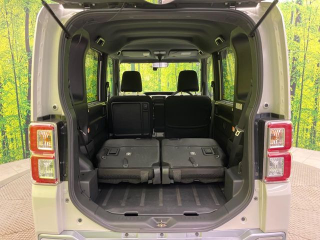 ���i�̂���������ʋ΁A���}���ɏ\���ȉ׎��X�y�[�X���m�ۂ��Ă���܂��B�Z�J���h�V�[�g��|���ƁA�傫�ȉו��̐ύڂ��\�ł���