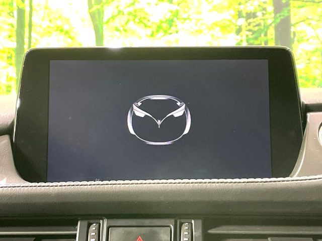 �y8�C���`�}�c�_�R�l�N�g�z�ԓ��̕��͋C�Ƀ}�b�`������^�̃f�B�X�v���C�B�X�}�z�ڑ��ł̃i�r�g�p��Bluetooth�Đ����A�l�X�ȋ@�\���y���߂܂��B�����I�ȃ_�C�������삪�\�ŁA�g��������ǍD�ł��B