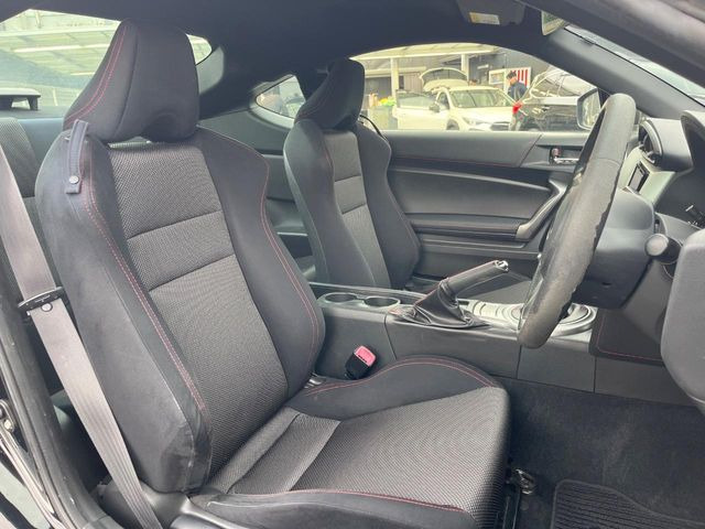 �y��p�X�|�[�c�V�[�g�z�z�[���h���ɗD��A�J�[�u���̑̂������}�����Ă���܂��B�܂��A�̂Ƀt�B�b�g���邩�獘��w�������ɂ����A�����O�h���C�u�⍂�����s�ł����K�ɂ��߂������������܂���