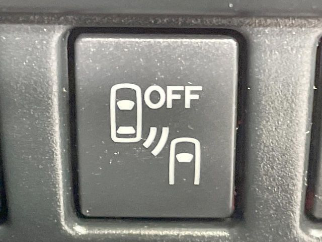 �y�����r�[�N���f�B�e�B�N�V�����z���s���A�h�A�~���[�̎��p�ɂȂ�₷���ӏ��Ɍ㑱�Ԃ��ڋ߂���ƃT�C�h�~���[�t�߂Ɍx����\���A�h���C�o�[�ɒ��ӊ��N�ƁA����̍ۂ̓n���h��������A�V�X�g�����܂��B