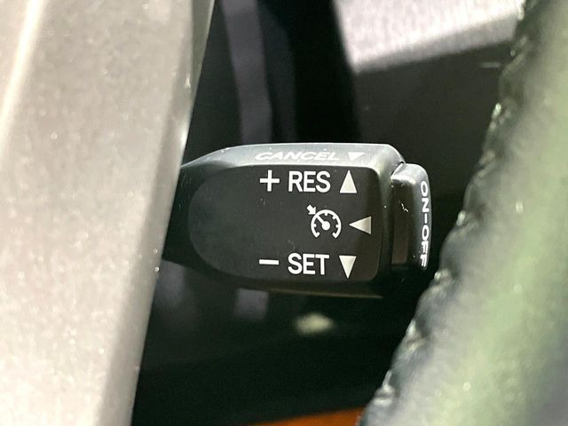 �y�N���[�Y�R���g���[���z�������H�����N���N���s�B�A�N�Z���𗣂��Ă���葬�x�ő��s���ł��A�������^�]���̕��S���y��!�����E�������ȒP�ȃX�C�b�`����Œ����ł��܂��B