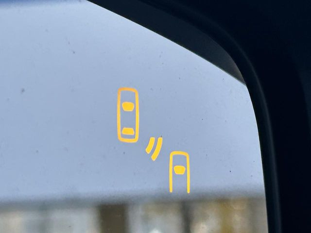 �y�����r�[�N���f�B�e�B�N�V�����z���s���A�h�A�~���[�̎��p�ɂȂ�₷���ӏ��Ɍ㑱�Ԃ��ڋ߂���ƃT�C�h�~���[�t�߂Ɍx����\���A�h���C�o�[�ɒ��ӊ��N�ƁA����̍ۂ̓n���h��������A�V�X�g�����܂��B