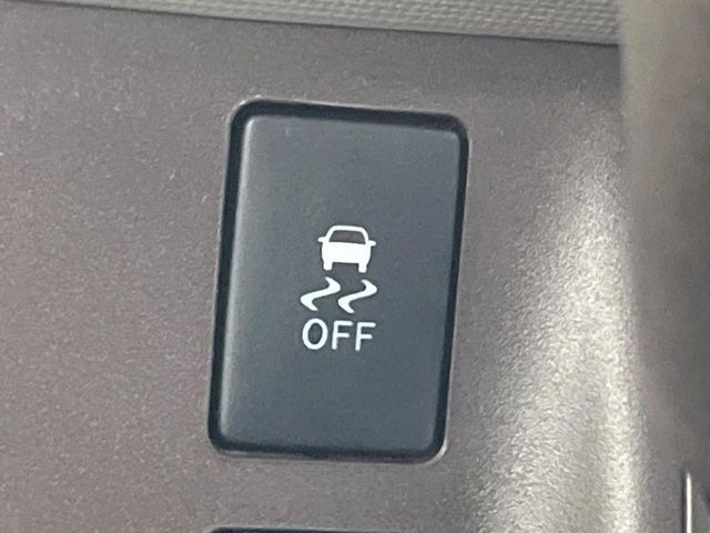 �y������h�~���u�z�ԗ��̉���������m����ƁA�����I�Ɏԗ��̐i�s������ۂ悤�Ɏԗ��𐧌䂵�܂��B�J�̓��ȂǊ���₷���H�ʏ󋵂ł����S�ȉ^�]���\�ł��B