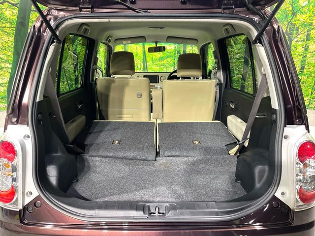 ���i�̂���������ʋ΁A���}���ɏ\���ȉ׎��X�y�[�X���m�ۂ��Ă���܂��B�Z�J���h�V�[�g��|���ƁA�傫�ȉו��̐ύڂ��\�ł���