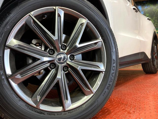 �y�����A���~�z�C�[���z�O�ςɃ}�b�`���������A���~�z�C�[���𑕒����Ă���܂��B�e��ЊO�A���~�z�C�[����A�X�^�b�h���X�^�C�����戵�����Ă���܂��B���񂲑��k����������