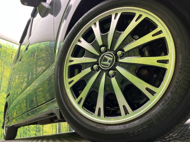 �y����15�C���`�A���~�z�C�[���z�O�ςɃ}�b�`���������A���~�z�C�[���𑕒����Ă���܂��B�e��ЊO�A���~�z�C�[����A�X�^�b�h���X�^�C�����戵�����Ă���܂��B���񂲑��k����������