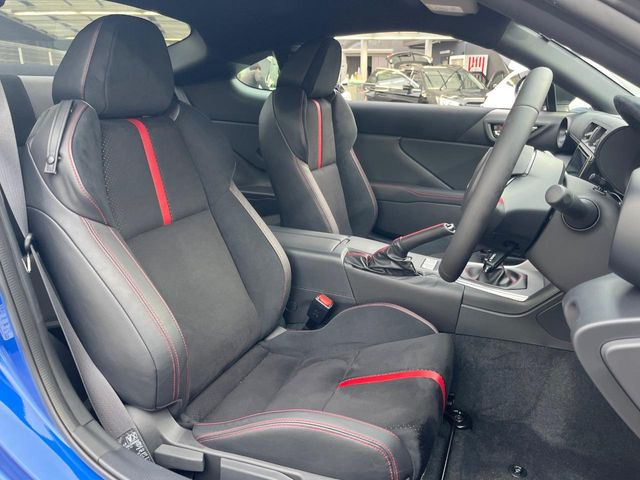 �y��p�X�|�[�c�V�[�g�z�z�[���h���ɗD��A�J�[�u���̑̂������}�����Ă���܂��B�܂��A�̂Ƀt�B�b�g���邩�獘��w�������ɂ����A�����O�h���C�u�⍂�����s�ł����K�ɂ��߂������������܂���