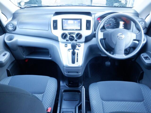 �ԓ��͐��Ǝ҂ɂĎ����N���[�j���O�{�H�ς݂Ȃ̂ŁA��ϐ����ł��B�I���b�N�X�����Ԃł݂͂Ȃ��܂ɉ��K�ȃh���C�u�����񑩂��܂��B