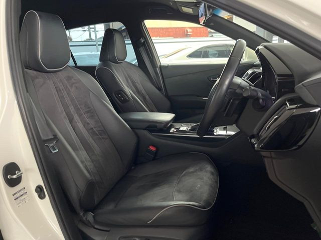 �y�n�[�t���U�[�V�[�g�z�������ƍ���S�n�𗼗������l�C�̃V�[�g���w�ʁE���ʂ̓X�G�[�h���ƂȂ��Ă���A���G��⊊��ɂ����ɗD��Ă��܂��B�C���╞���ɍ��E���ꂸ���K�ɂ���肢�������܂��B