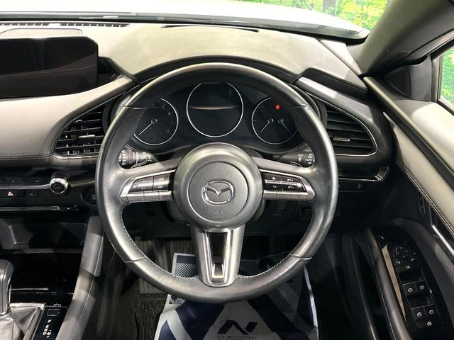 �y�����v�����X�e�A�����O�z�㎿�Ȋv���g�p���邱�ƂŁA��ɂ����������݂ƂĂ��^�]���₷���n���h���ł���