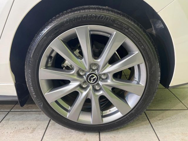 �y�����A���~�z�C�[���z�O�ςɃ}�b�`���������A���~�z�C�[���𑕒����Ă���܂��B�e��ЊO�A���~�z�C�[����A�X�^�b�h���X�^�C�����戵�����Ă���܂��B���񂲑��k����������