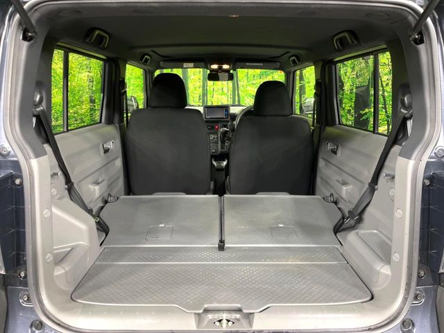 ���i�̂���������ʋ΁A���}���ɏ\���ȉ׎��X�y�[�X���m�ۂ��Ă���܂��B�Z�J���h�V�[�g��|���ƁA�傫�ȉו��̐ύڂ��\�ł���