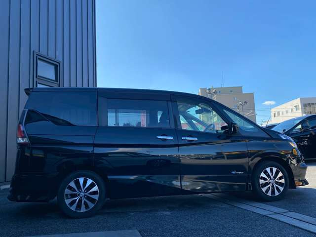 特殊なお車の制作や販売も可能です!(キッチンカーや積載車、ダンプカーやレプリカ車、バスなどなど)流行りのSUVは勿論、EV(電気自動車)やハイブリッド(PHEV含む)も納車実績がございます!何でもご相談を!